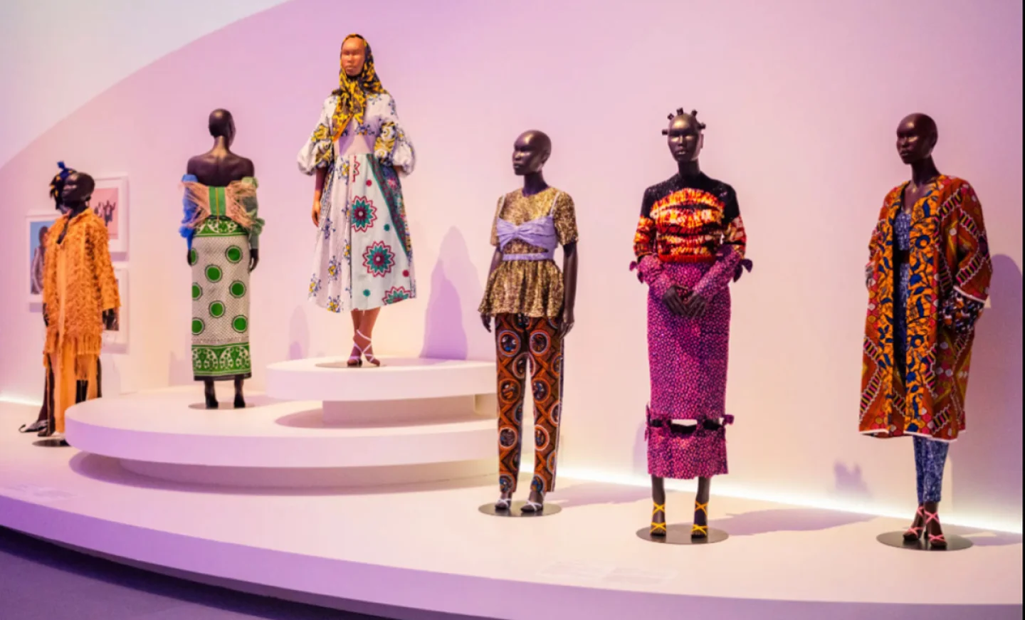 « Africa Fashion » et le collectif Nyege Nyege, la célébration d’une scène alternative africaine en ébullition.